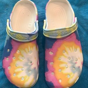 Crocs Brand new Never worn. Women’s 12-Men’s 10$25